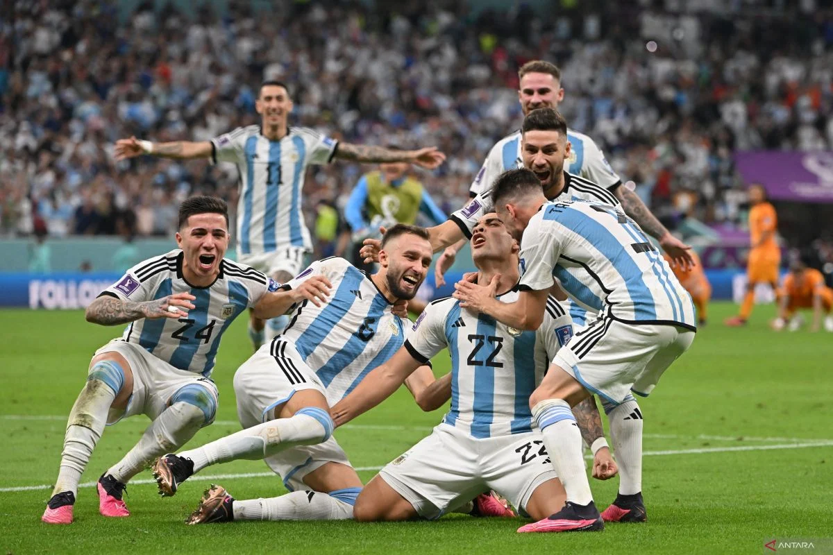 Kiper Argentina Emiliano Martinez Kritik Taktik Timnya di Final Piala Dunia 2026
