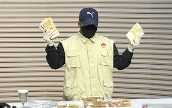 KPK Sita Uang Dolar Singapura dalam Kasus Korupsi Bupati Kuansing