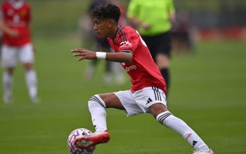 Man United Siap Tantang Leeds, Sementara JJ Gabriel Dihadapkan pada Ban