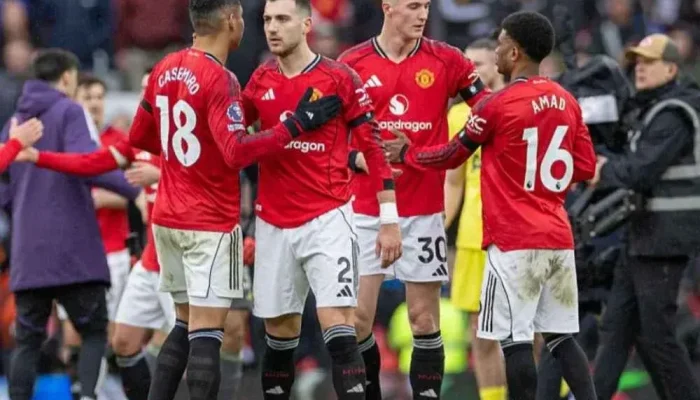 Manchester United dan Dunia Sepak Bola: Dari Kematian Nobby Stiles Hingga Pemburuan Pemain Baru