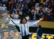 Mario Kempes: Si Legenda Sepak Bola Argentina yang Tak Terlupakan