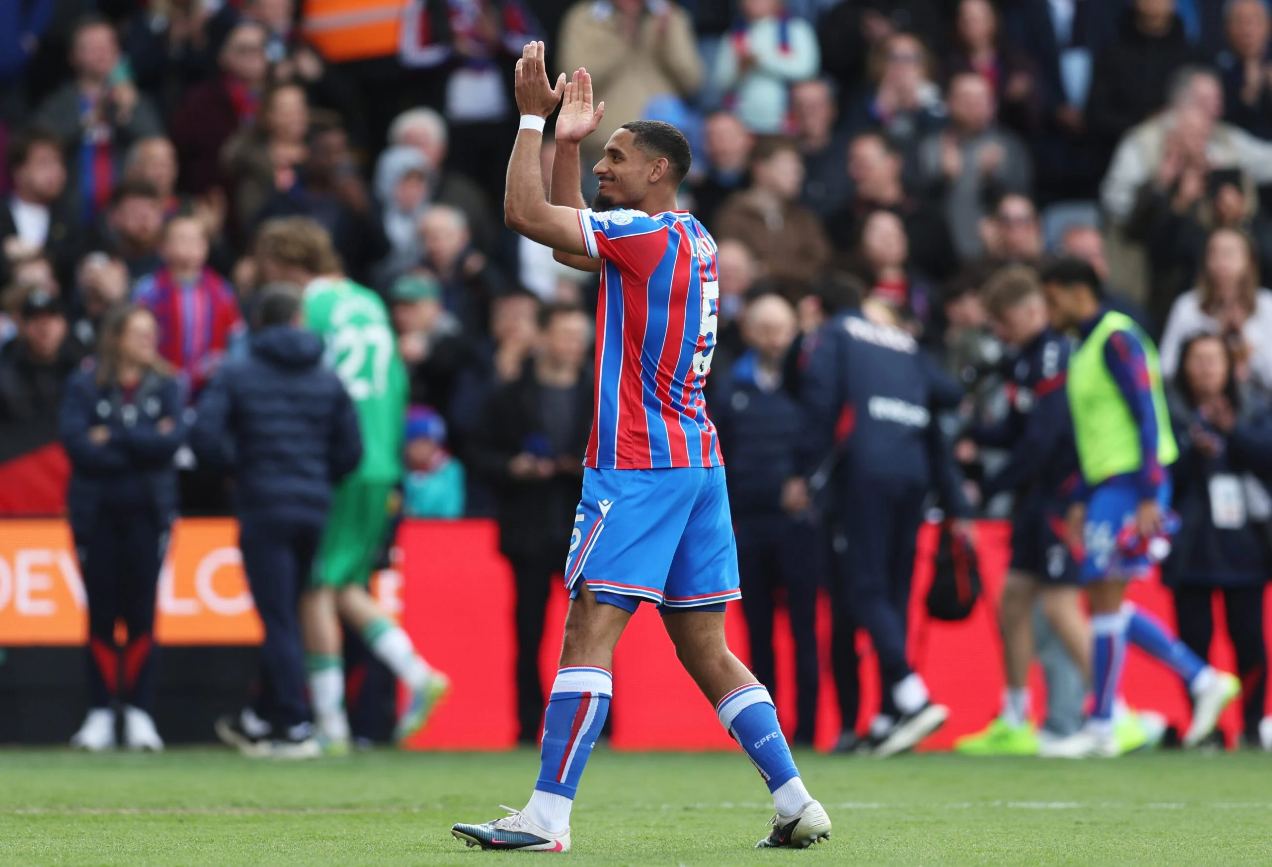 Maxence Lacroix Dibidik Chelsea, Crystal Palace Siap Gantikan dengan Charlie Cresswell