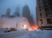 New York City Menghadapi Badai dan Berita Internasional