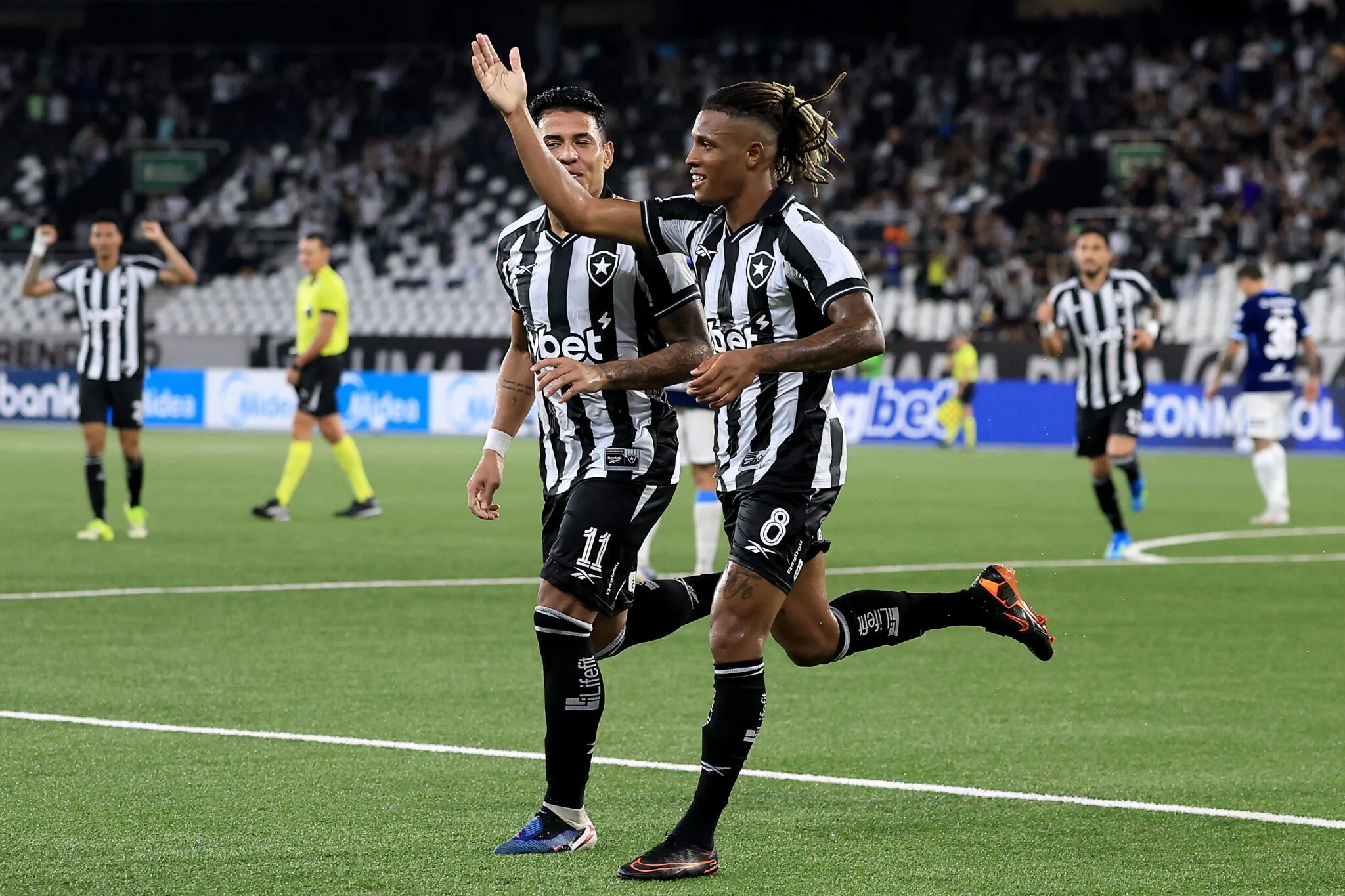 Newcastle United dan Manchester United Berebut Tangan Danilo dari Botafogo