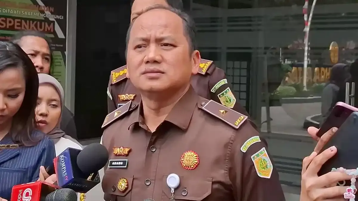 Penggeledahan Polisi di Kafe de'Clan dan Rumah Jampidsus Febrie Adriansyah: Temuan Uang Dolar AS-Singapura