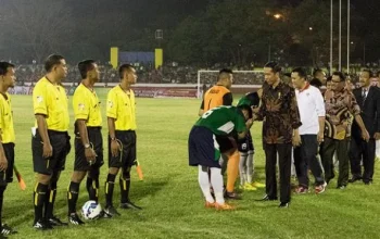 Peristiwa Menghebohkan di Dunia Sepak Bola dan Kriminal: Dari Kontroversi Wasit Hingga Insiden Pesawat