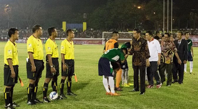 Peristiwa Menghebohkan di Dunia Sepak Bola dan Kriminal: Dari Kontroversi Wasit Hingga Insiden Pesawat