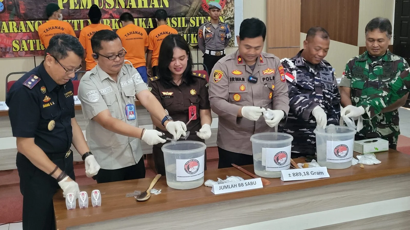 Polres Bangka Barat Tangkap Dua Pengedar Sabu, Total Barang Bukti 341 Gram Bernilai Rp350 Juta