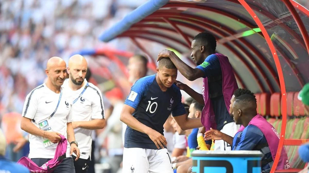 Prancis Menang Telak Atas Maroko, Mbappe dan Dembele Jadi Pahlawan