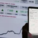 Saham di Asia Melemah, Dipengaruhi Penurunan Saham Chip dan Ketegangan Geopolitik