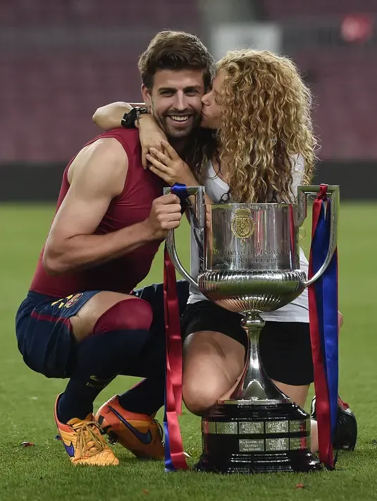 Shakira dan Gerard Pique: Kisah Cinta, Sepak Bola, dan Persaingan di Piala Dunia