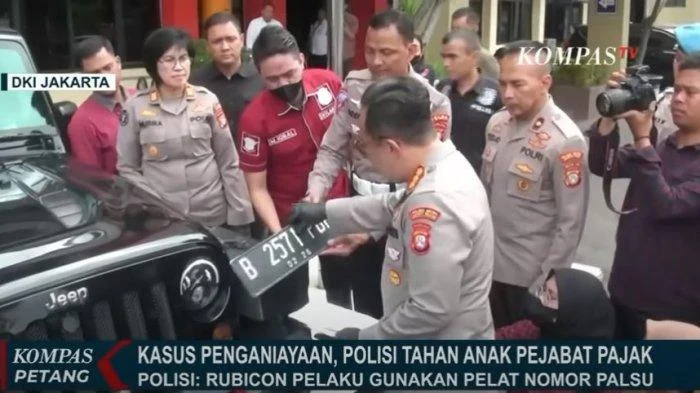 Skandal Intimidasi Satpam Bundaran HI: Alphard Bernomor Palsu dan Menunggak Pajak