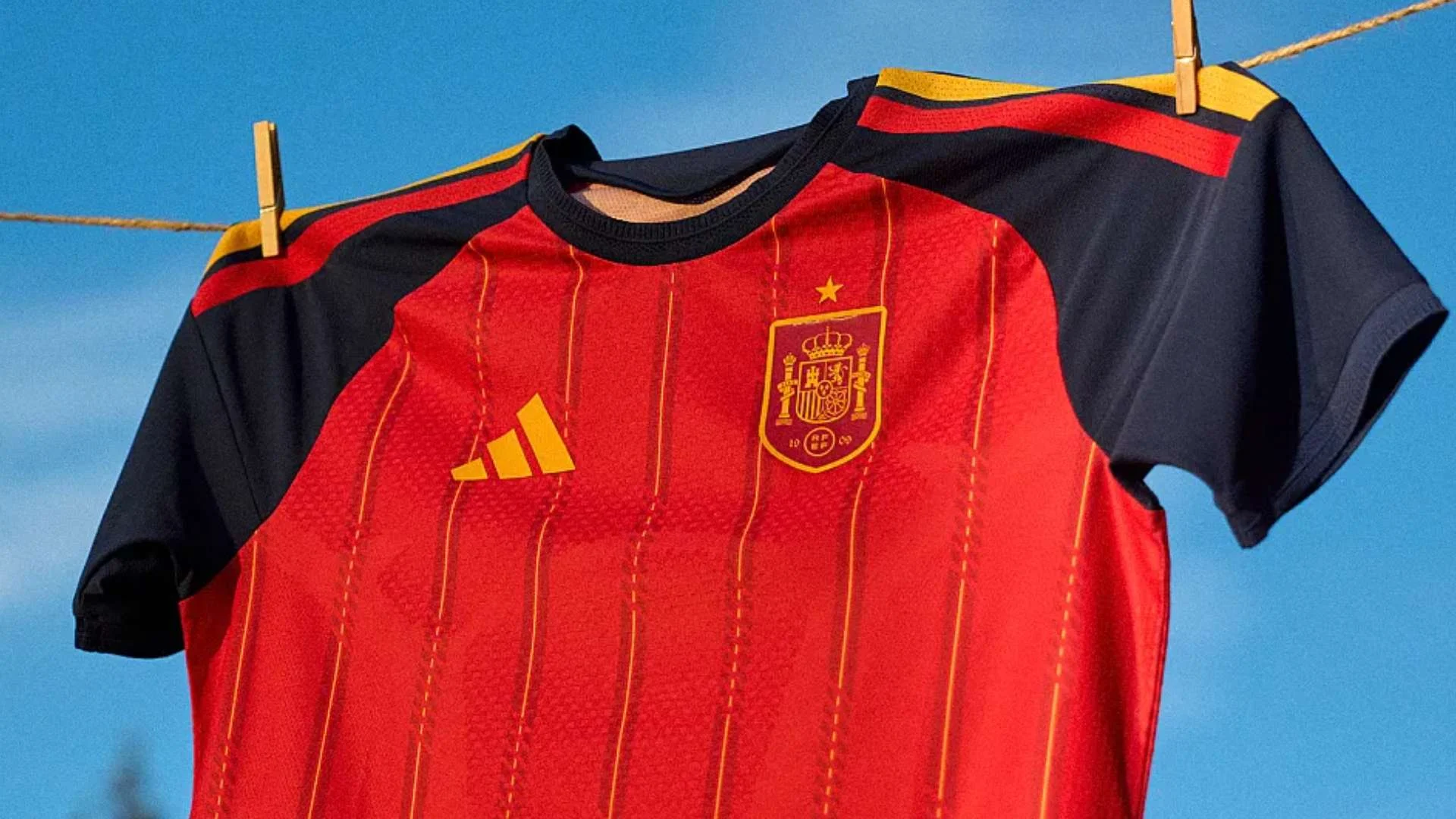Spanyol Juara Piala Dunia 2026: adidas Rilis Jersey dan Gear Perayaan