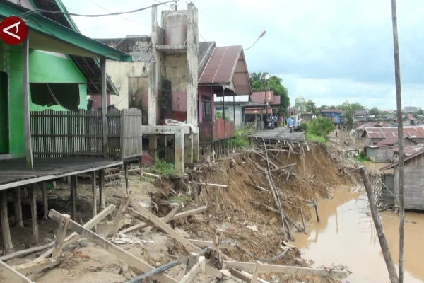 Subuh Menentukan: Dari Pemadaman Listrik hingga Ablasi Sungai Kahayan