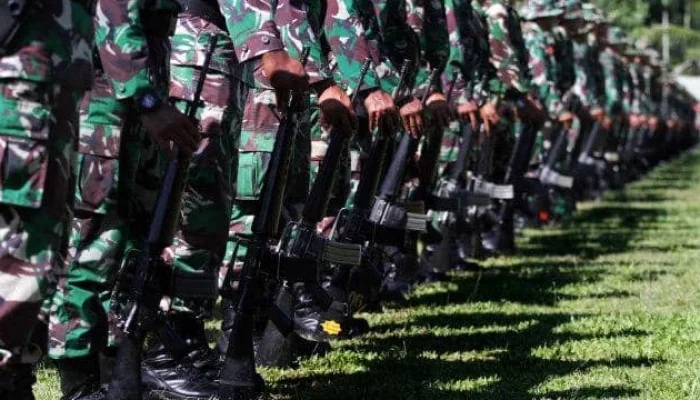 TNI Jaga Rumah Jampidsus, YLBHI: Adu Kuat Aparat Sangat Bahaya
