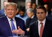 Trump Ancam Tarik Nominasi Todd Blanche sebagai Jaksa Agung hingga Setelah GOP Holdouts Keluar