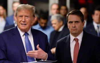 Trump Ancam Tarik Nominasi Todd Blanche sebagai Jaksa Agung hingga Setelah GOP Holdouts Keluar