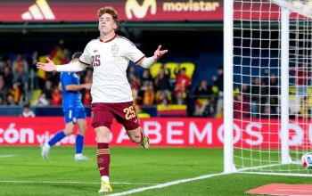 Víctor Muñoz: Dari Pemain Muda hingga Juara Dunia