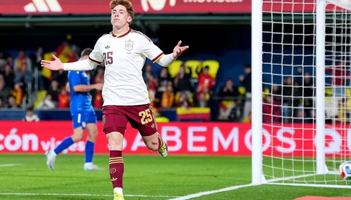Víctor Muñoz: Dari Pemain Muda hingga Juara Dunia