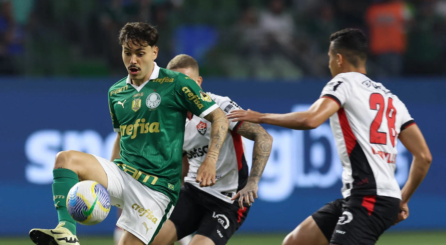 Vitória x Palmeiras: Persaingan Sengit di Brasileirão