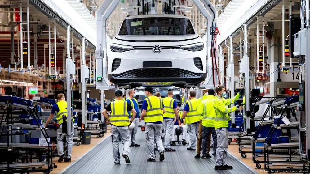 Volkswagen Hadapi Protès Serikat Pekerja Atas Rencana Pemutusan Hubungan Kerja 100.000 Karyawan