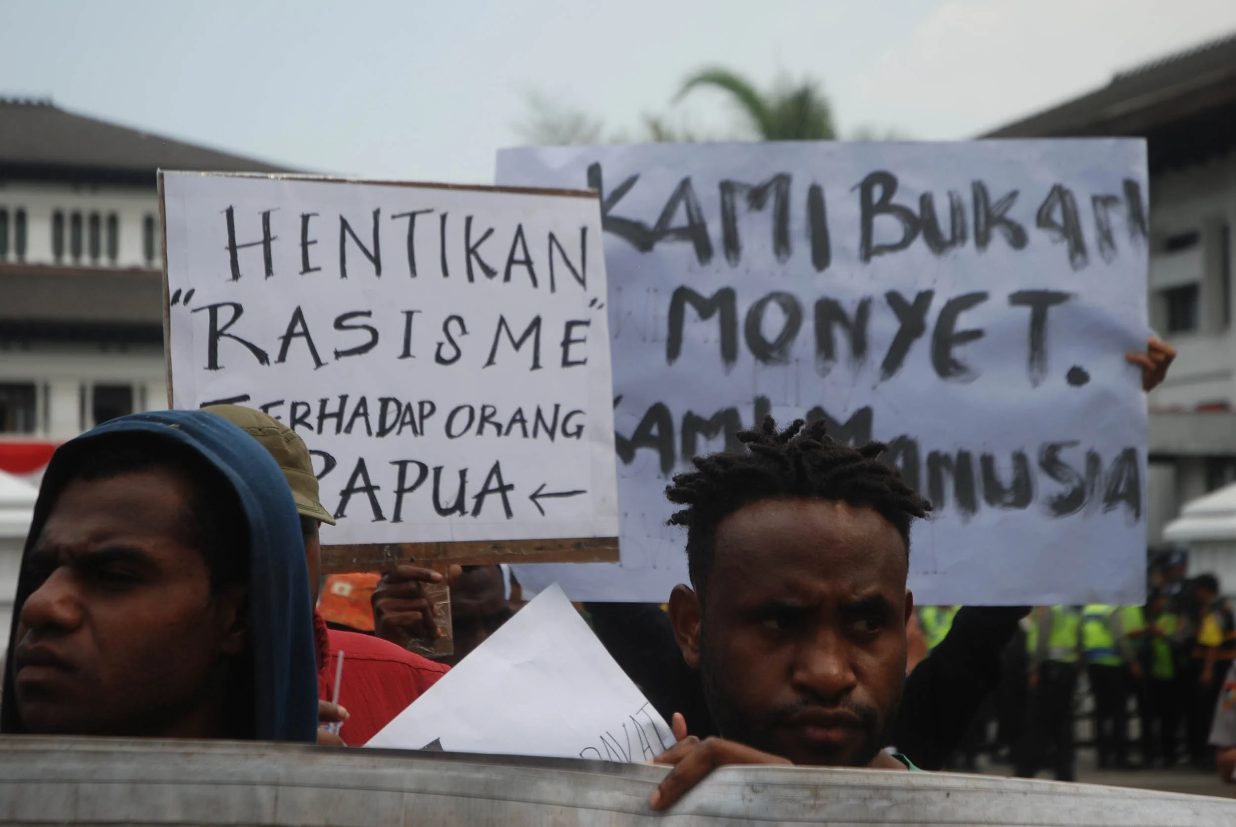 Xenophobia Meluas: Korban Meningkat, Upaya Repatriasi dan Peran Olahraga dalam Mengatasi Rasisme