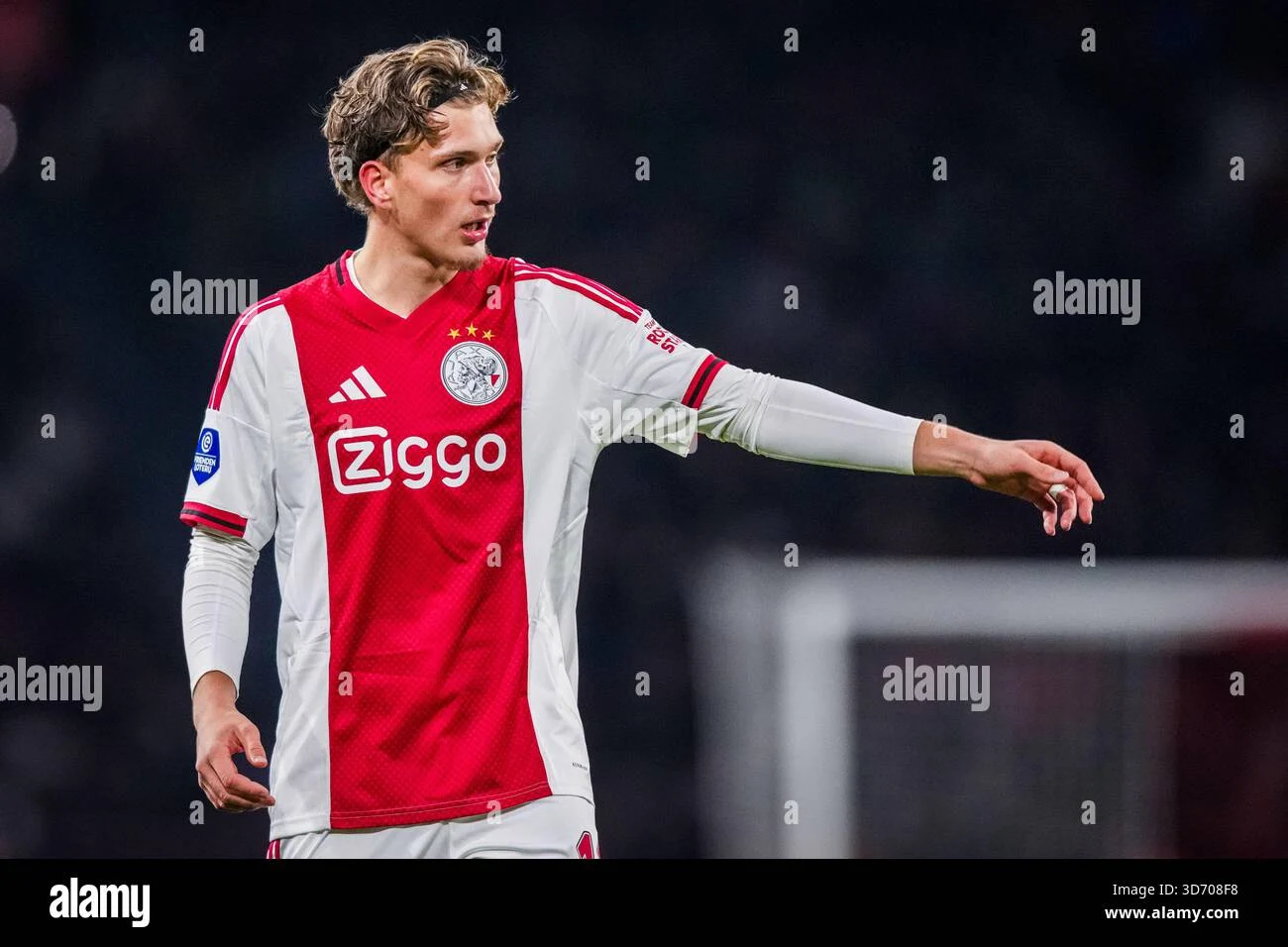 Ajax Amsterdam Menghadapi Tantangan Baru Setelah Kepergian Mika Godts