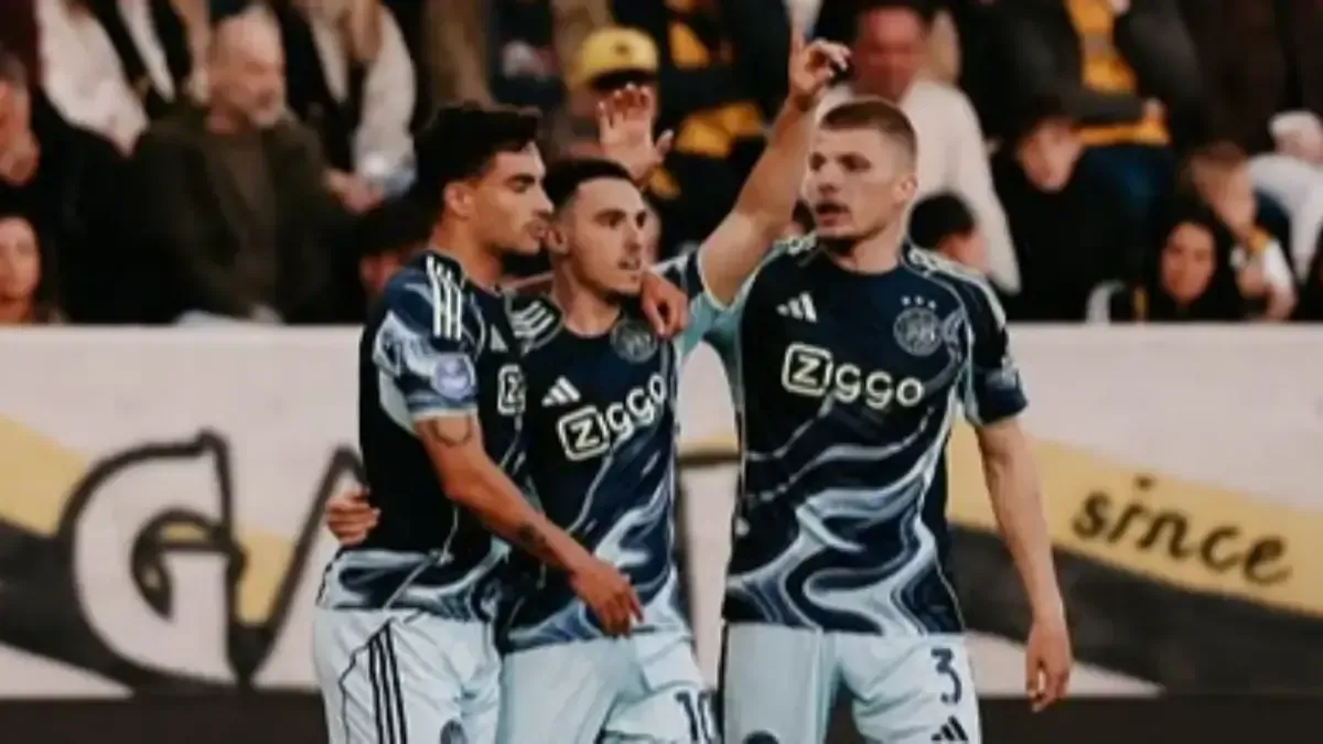 Ajax Mulai Musim Eredivisie dengan Kemenangan, Namun Pertanyaan Mengenai Pemain-Pemain Utama Muncul