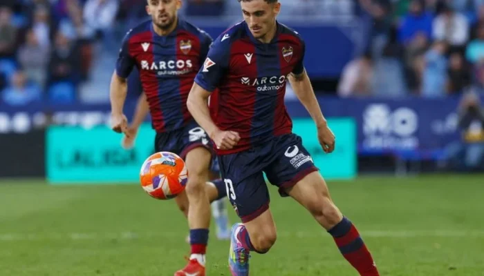 Álex Forés Bergabung dengan Burgos CF untuk Empat Musim Mendatang