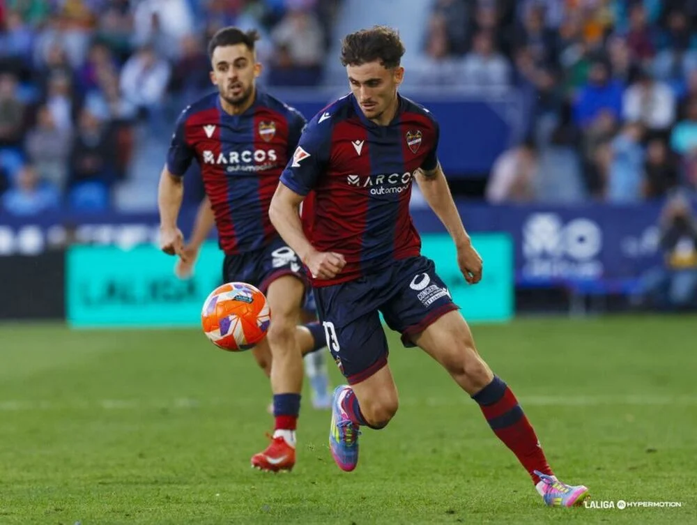 Álex Forés Bergabung dengan Burgos CF untuk Empat Musim Mendatang