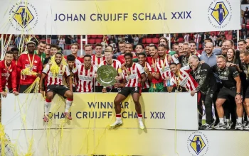AZ Alkmaar Juara Johan Cruyff Shield 2026 Setelah Menghancurkan PSV 4-0