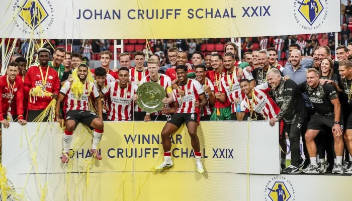 AZ Alkmaar Juara Johan Cruyff Shield 2026 Setelah Menghancurkan PSV 4-0