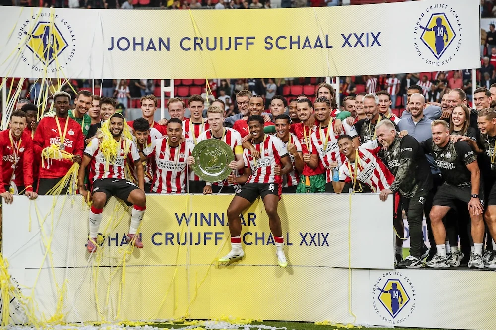 AZ Alkmaar Juara Johan Cruyff Shield 2026 Setelah Menghancurkan PSV 4-0