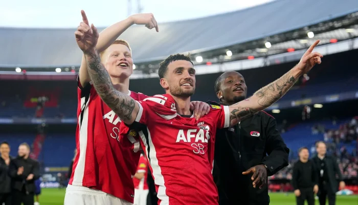 AZ Alkmaar: Troy Parrott dan Peer Koopmeiners, Dua Wajah yang Berbeda dalam Dunia Sepak Bola
