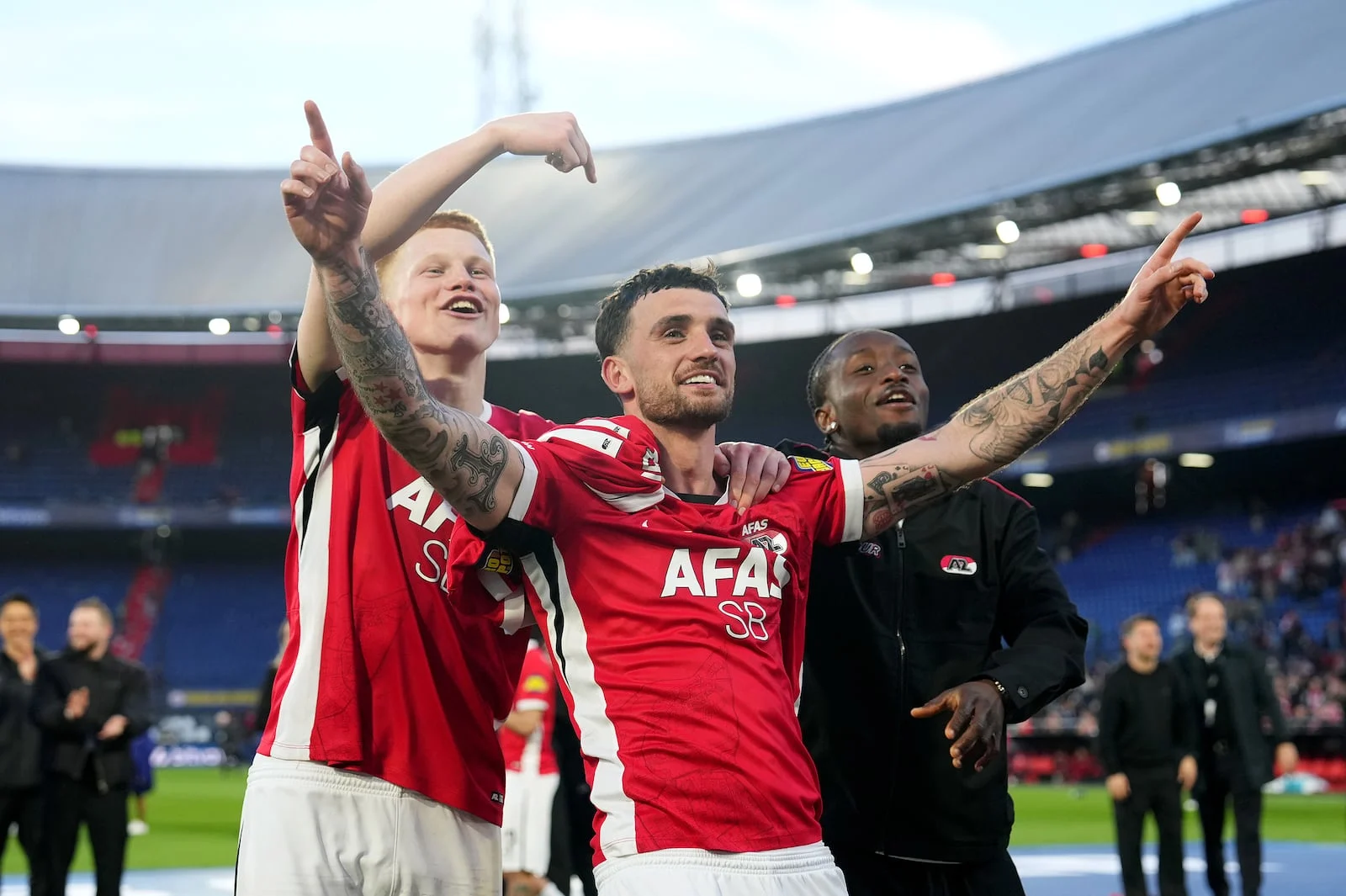 AZ Alkmaar: Troy Parrott dan Peer Koopmeiners, Dua Wajah yang Berbeda dalam Dunia Sepak Bola