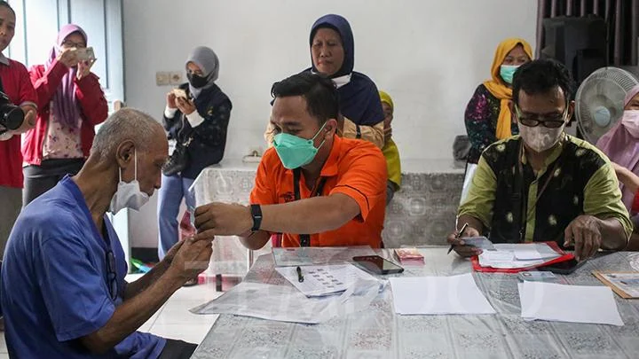Bantuan Langsung Tunai: Membantu Masyarakat atau Sarana Korupsi?
