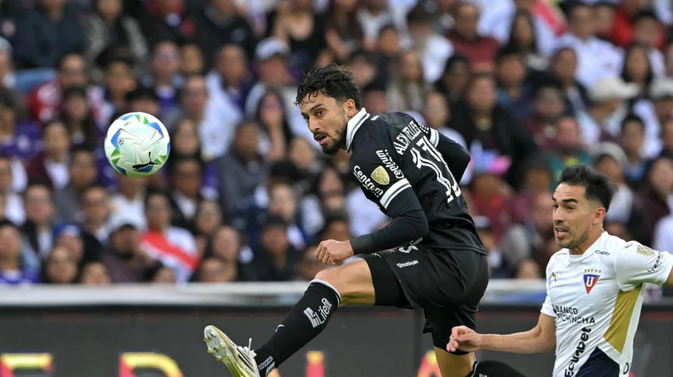 Botafogo Jatuh Lagi: Kekalahan dari Vitória dan Goleada dari Cienciano