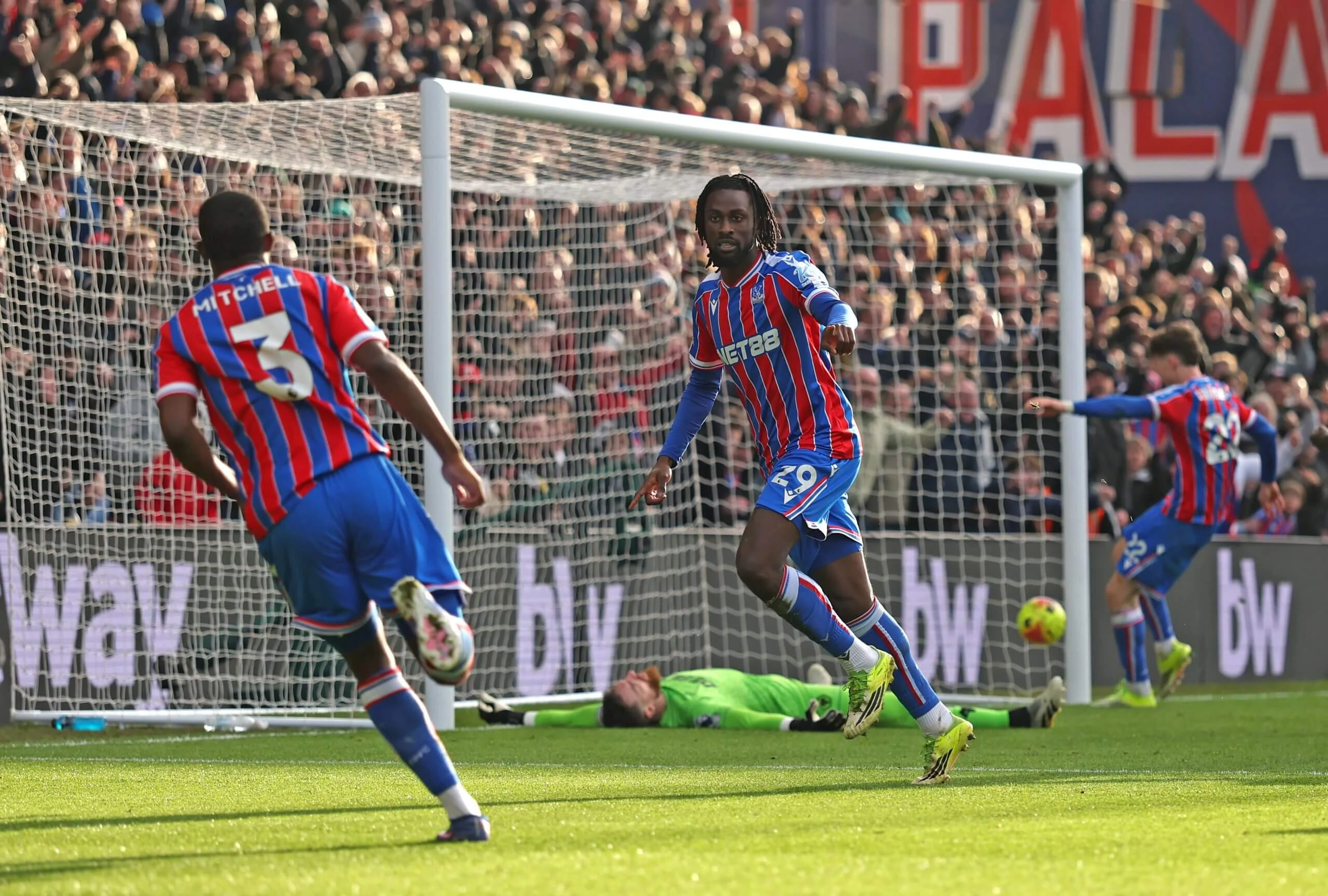 Crystal Palace Pergi ke Depan dengan Pengembalian Evann Guessand