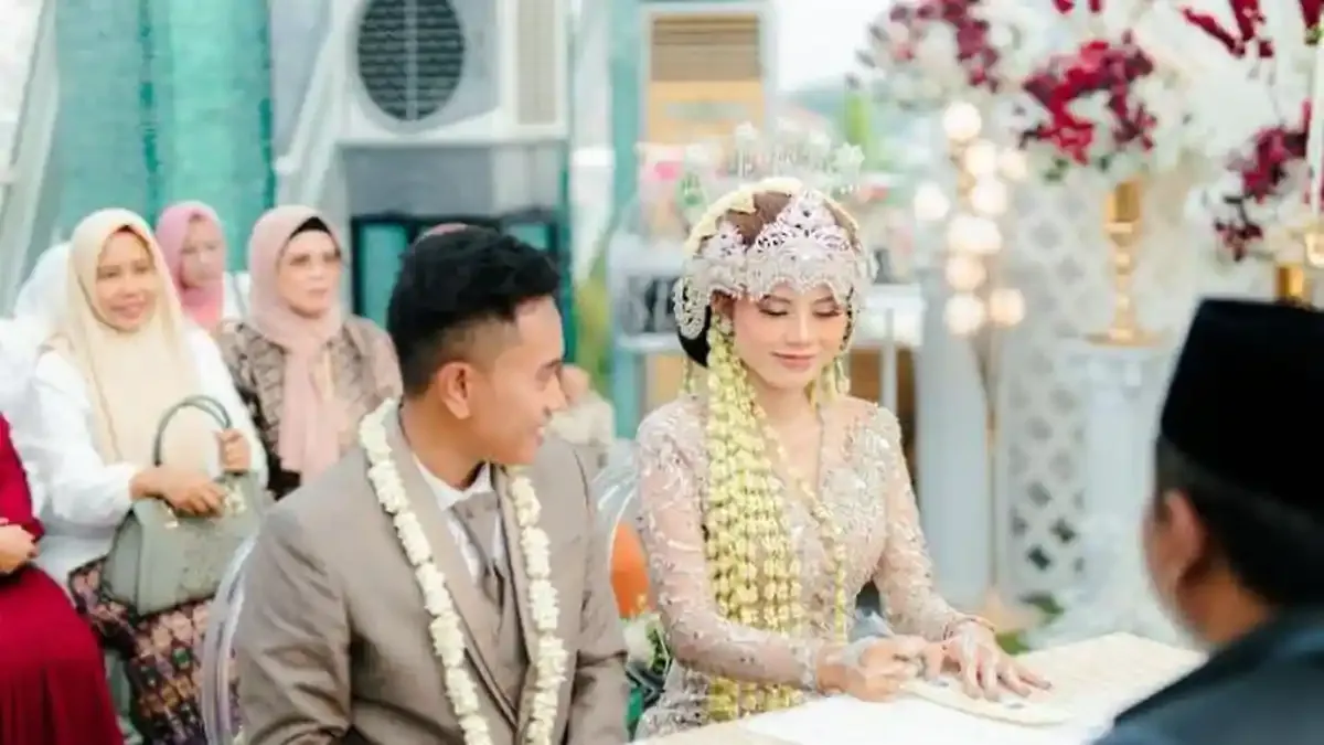 Dea Annisa Berbagi Alasan Berhijab Setelah Menikah, Pilih Konsep Pernikahan Intimate