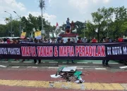 Demo Gedung OT: Massa Tuntut Permohonan Maaf atas Dugaan Penistaan Agama