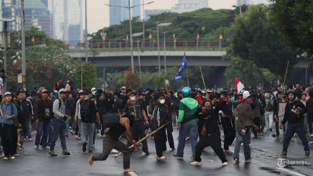 Demo Hari Ini: Berita Terbaru dari Berbagai Penjuru Dunia