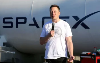 Elon Musk's SpaceX Melaporkan Kerugian, tapi Lebih Rendah dari yang Diperkirakan