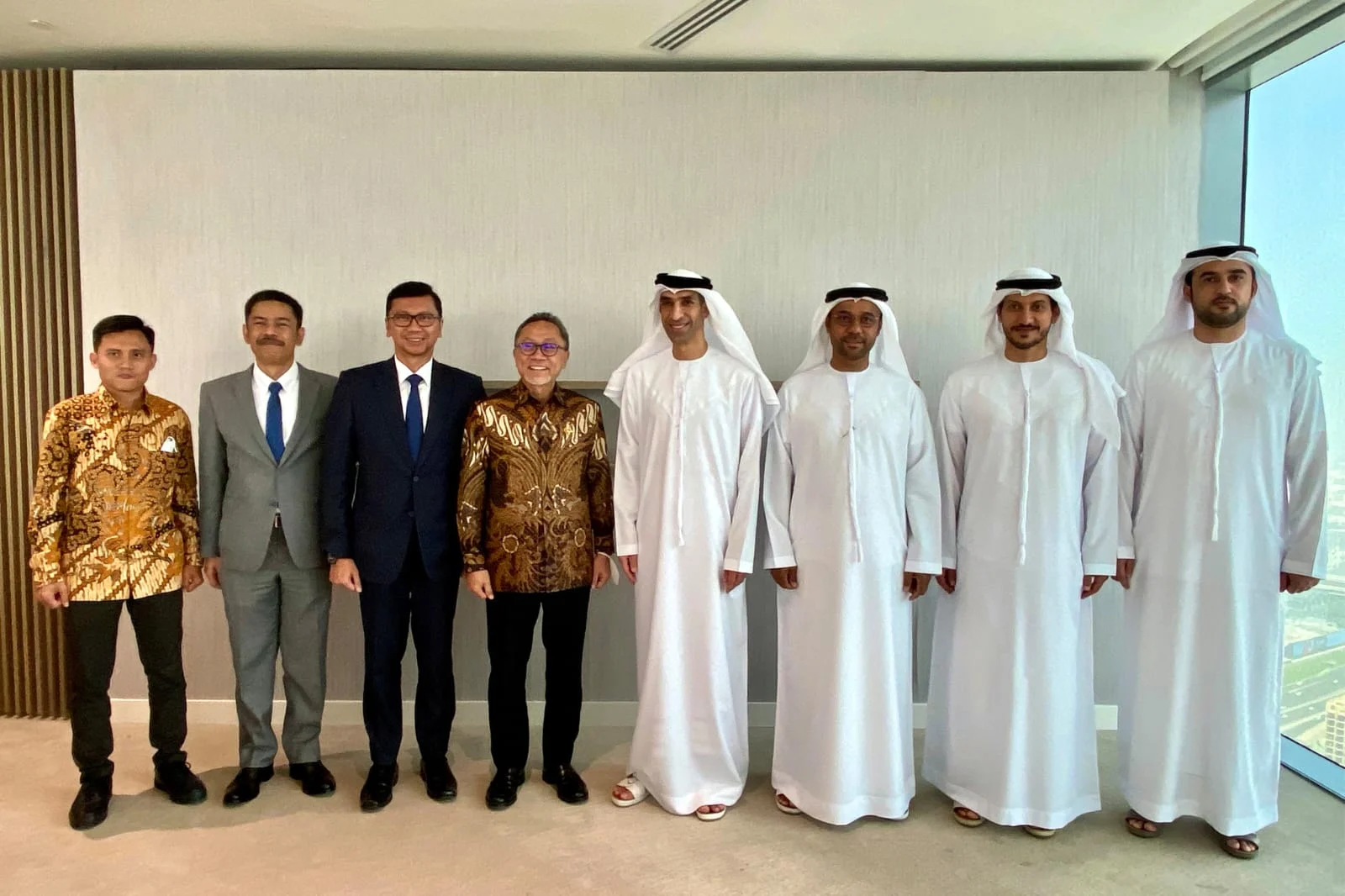 Emirates: Antara Penghargaan dan Tensions di Timur Tengah