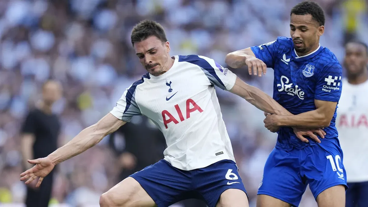 Everton dan Tottenham Hotspur Sibuk di Bursa Transfer: Siapa yang Akan Merebut Pemain Incaran?