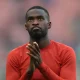 Fikayo Tomori dan Bintang Premier League Lainnya yang Sukses di Dunia Akademis