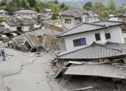 Gempa Jepang: Kematian Akibat Gempa Kumamoto Mencapai 38, Warga Menghadapi Kehidupan Tanpa Listrik dan Air