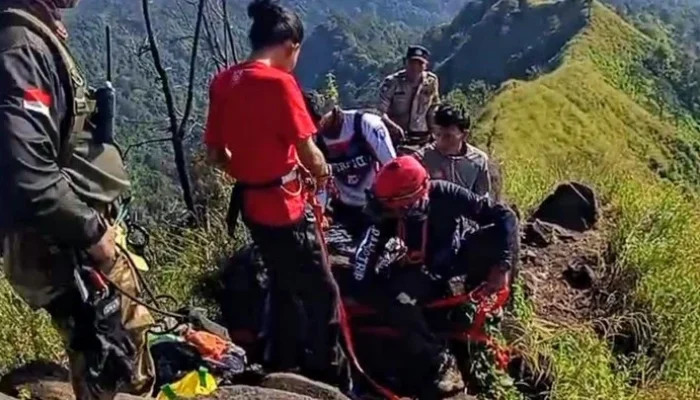 Gunung Piramid Bondowoso: Evakuasi Pendaki dan Upaya Mengatasi Sampah