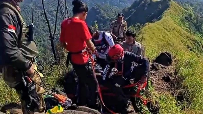 Gunung Piramid Bondowoso: Evakuasi Pendaki dan Upaya Mengatasi Sampah