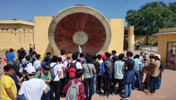 Insiden Kecebong di Jantar Mantar dan Peristiwa Mengejutkan Lainnya