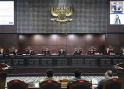 Kabinet Bayangan: Putusan MK soal MBG Tampar Pemerintah, Pertanyaan Pendirian URI